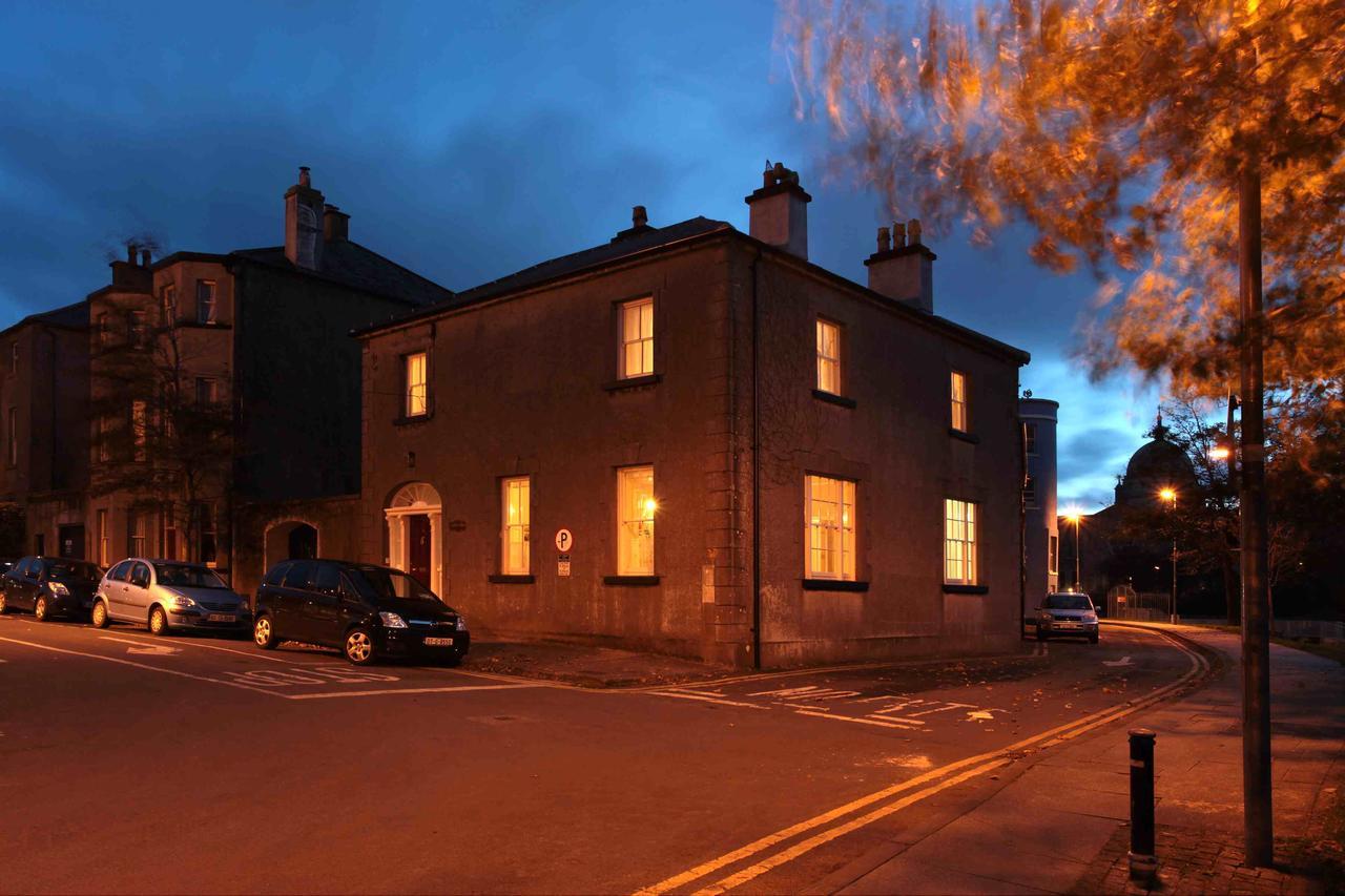 Corrib House Guest Accommodation Galway Exterior photo